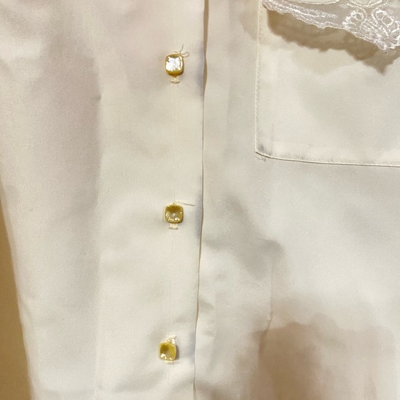 Vintage 80s lace collar silk like button up made in USA - Picture 4 of 4